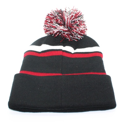 true-north-pompom-maple-leaf-toque-hat-2