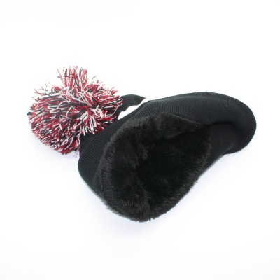 true-north-pompom-maple-leaf-toque-hat-3